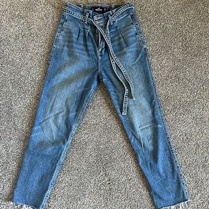 Women’s Denim Jeans - new without tags; ultra cute - super steal!